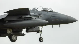 Read more about the article AQSh–Isroil va Eron o‘rtasidagi mojaro uchinchi kuniga o‘tdi