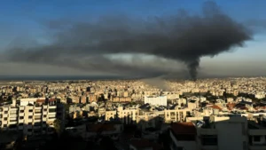 Read more about the article AQSh elchixonasi dron hujumiga uchradi, mojaro to‘rtinchi kunga o‘tdi