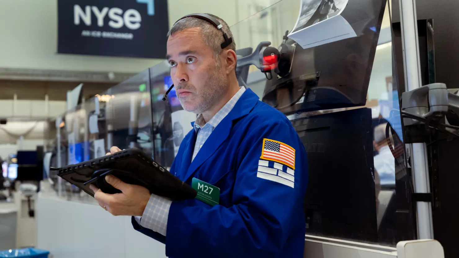 AQSh fond bozori ko‘tarildi: Dow 300 punktga oshdi, S&P 500 haftalik ijobiy hududga qaytdi